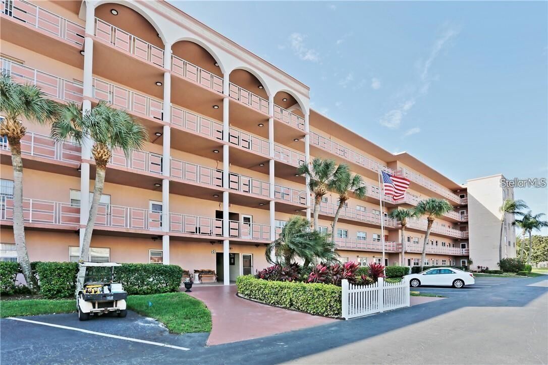 Property Photo:  5521 80th Street N 516  FL 33709 