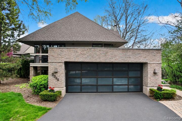 Property Photo: 5044 Christy Court MI 48098 4112