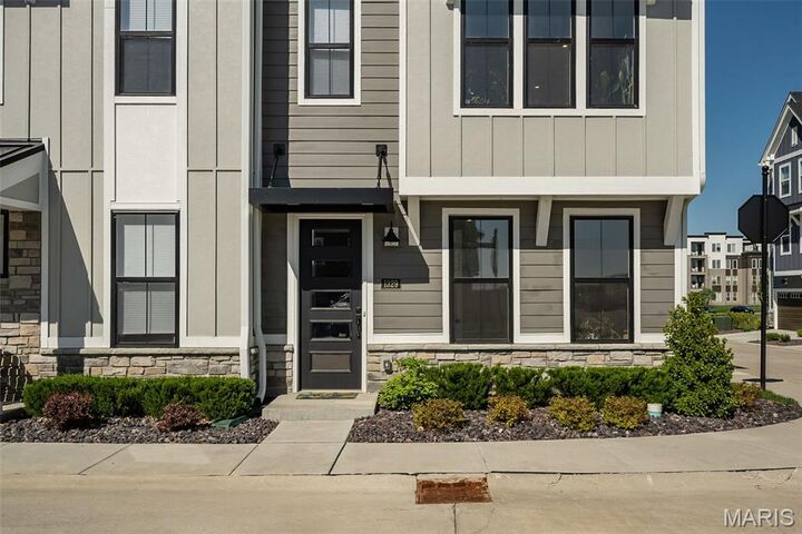 Property Photo:  1329 W Gateway Heights  MO 63144 