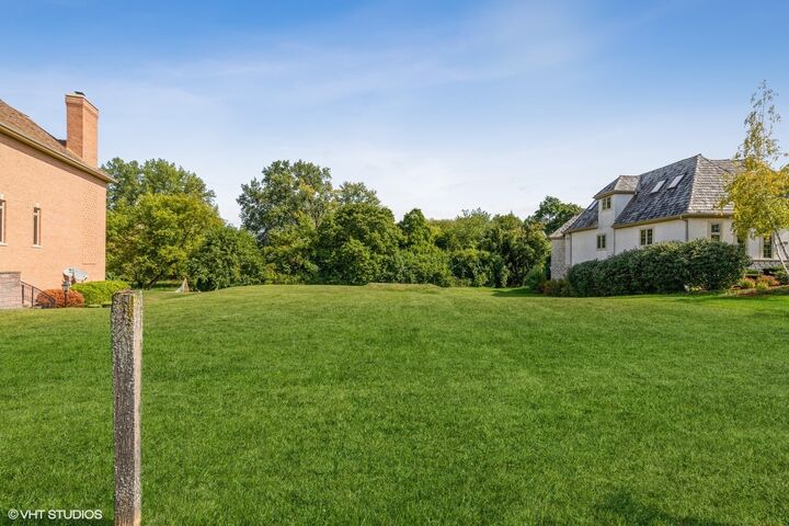 Property Photo:  