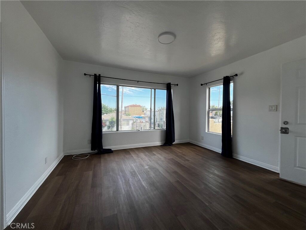 Property Photo:  7215 S Van Ness Avenue  CA 90043 