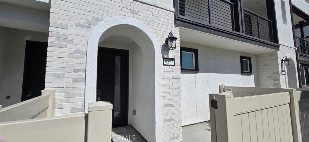 Property Photo:  9525 Hannah Way  CA 92503 