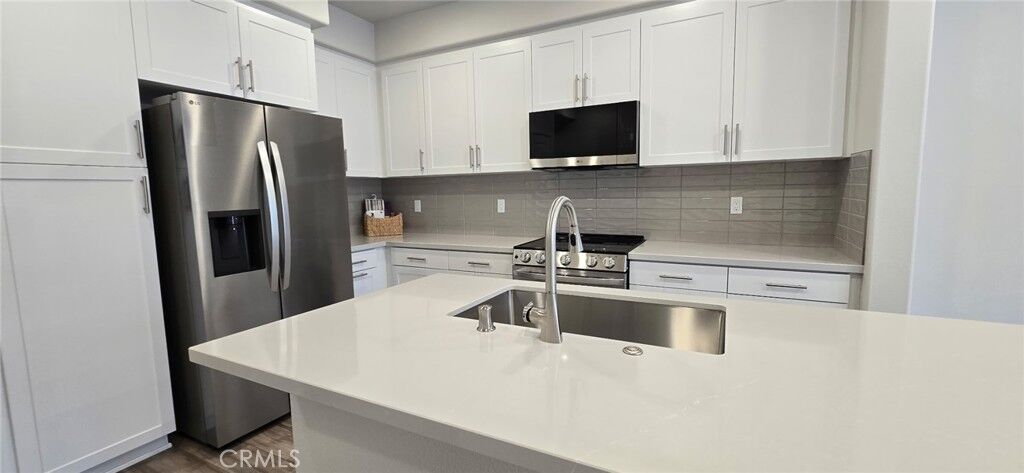 Property Photo:  9525 Hannah Way  CA 92503 
