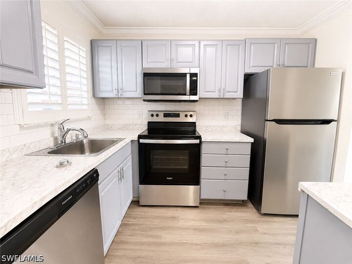 Property Photo: 225 Turtle Lake Court 210 FL 34105