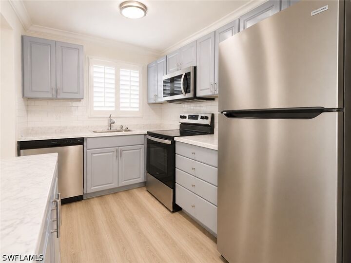Property Photo:  225 Turtle Lake Court 210  FL 34105 