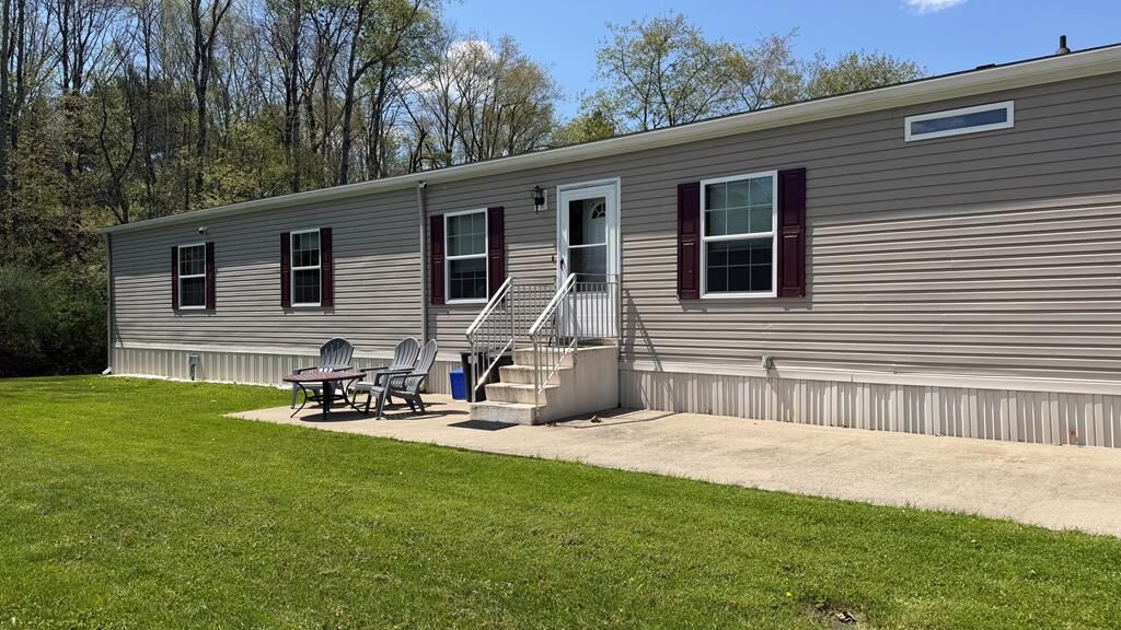 Property Photo:  284 Cessna St  PA 18840 