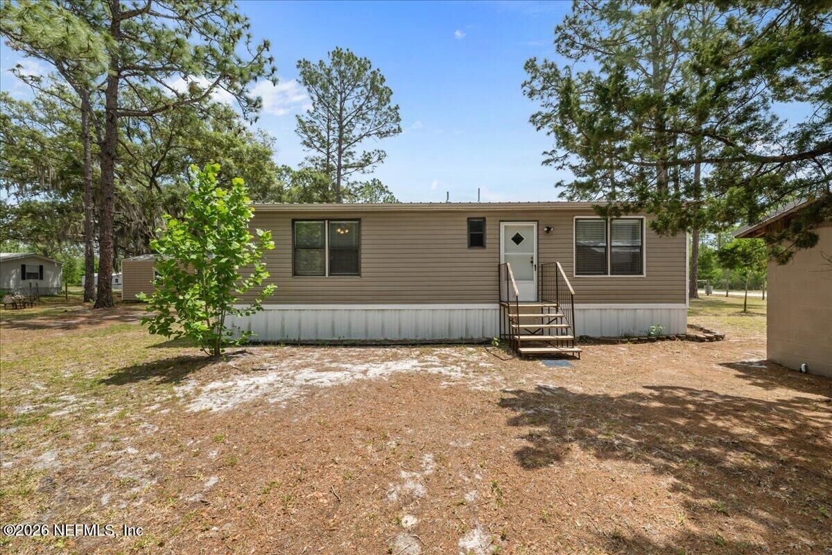 Property Photo:  100 Vivian Drive  FL 32177 