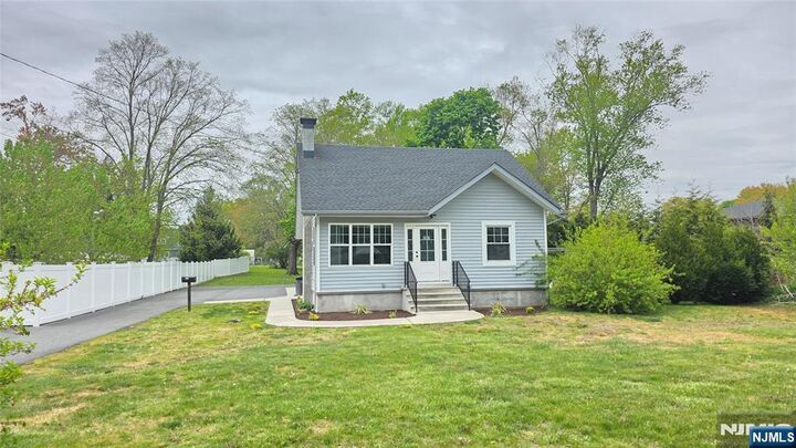 Property Photo:  397 Newark Pompton Turnpike  NJ 07444 