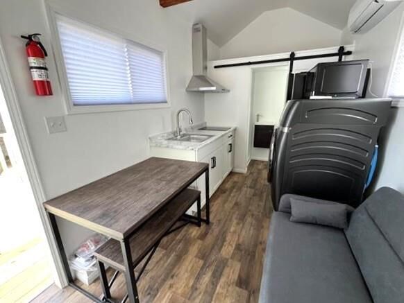 Property Photo:  708 E First Street  LA 70037 