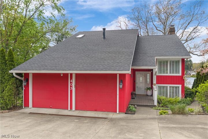 Property Photo:  405 Snow Avenue  OH 44319 