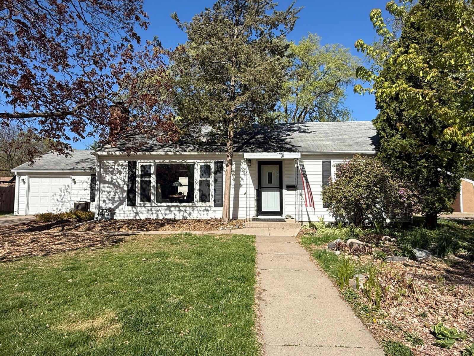 Property Photo:  3911 Welcome Avenue N  MN 55422 