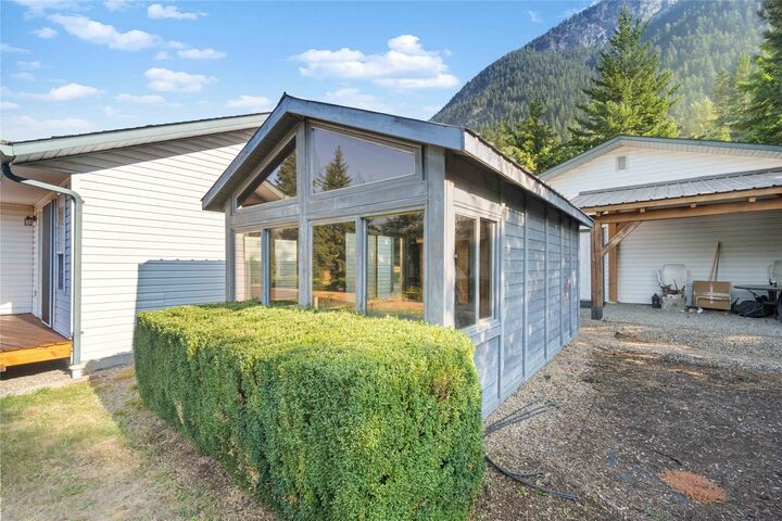 Property Photo: 760 Mobley Road BC V0E 2X1