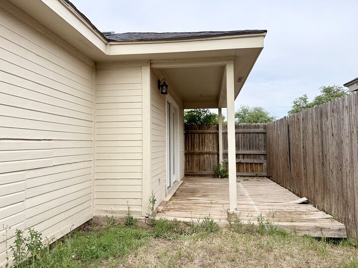 Property Photo: 2601 Idlewilde Dr TX 79707