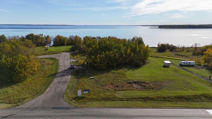 Photo de la propriété:  14 Campsite Road  AB T0A 2T0 