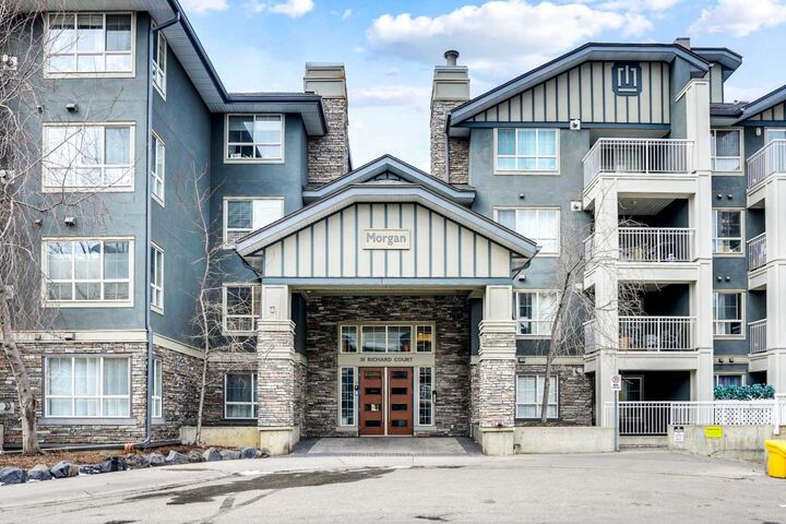 35 Richard Court SW 250 — photo 1