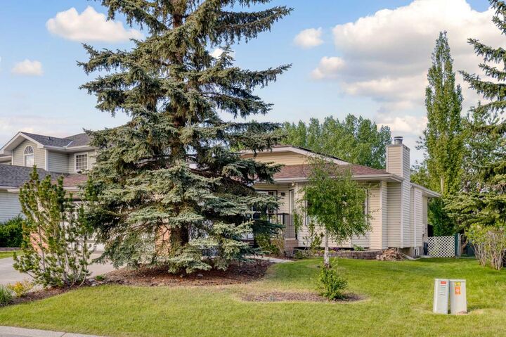 Property Photo: 79 Riverview Circle AB T4C 1K4