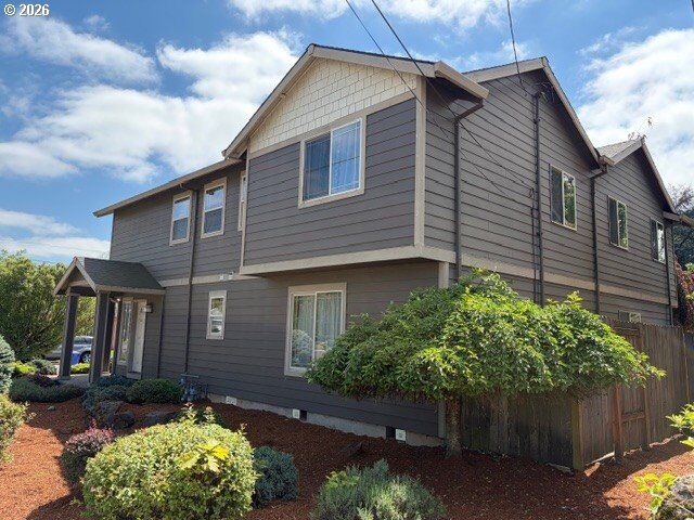 Property Photo:  503 SE 157th Ave  OR 97233 