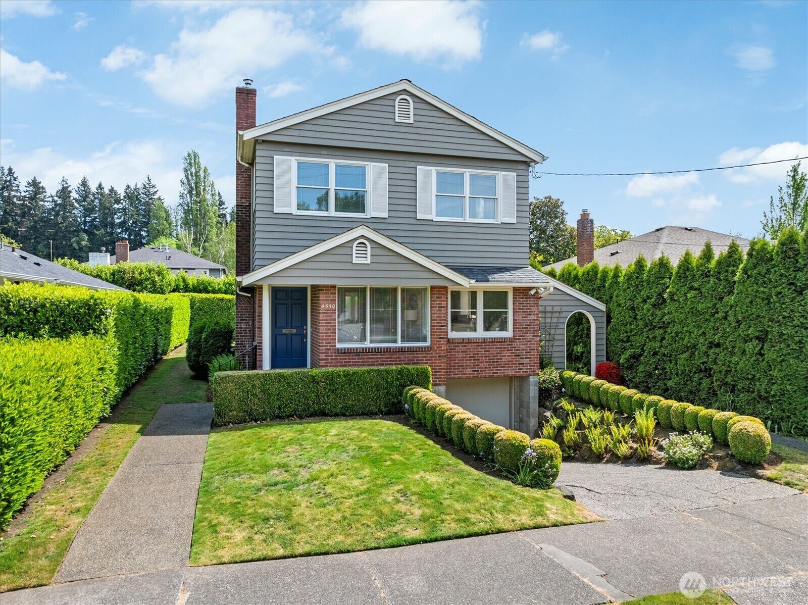 Property Photo:  4550  47th Avenue NE  WA 98105 