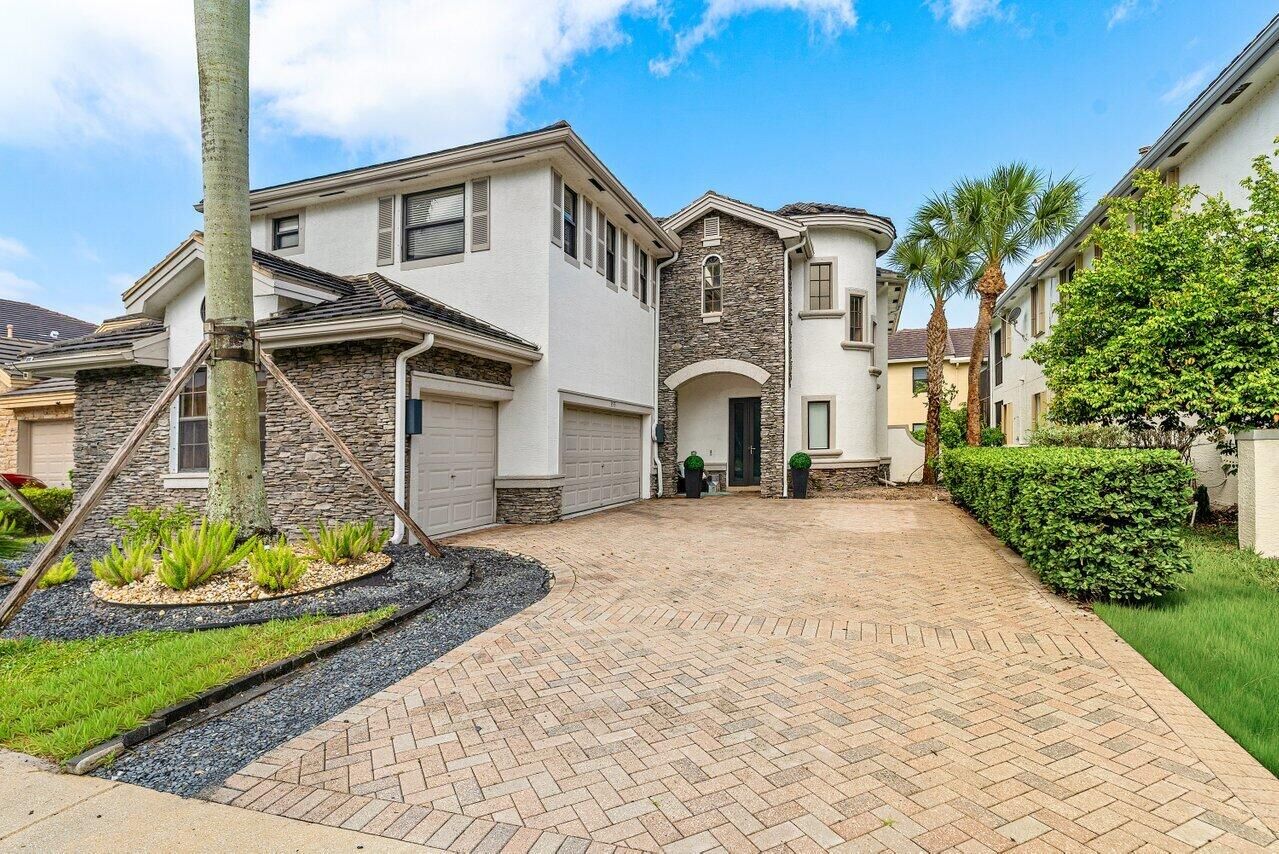 Property Photo: 3555 Birague Drive FL 33449