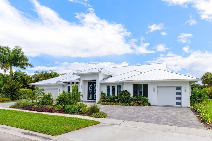 Property Photo:  11164 Boca Woods Lane  FL 33428 