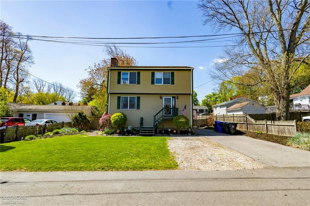 Property Photo:  61 Ravena Avenue  RI 02915 