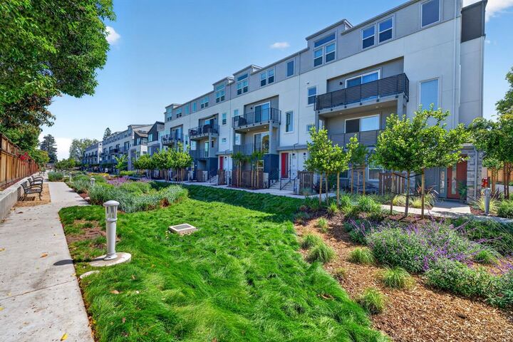 Property Photo:  827 Redberry Way  CA 95117 