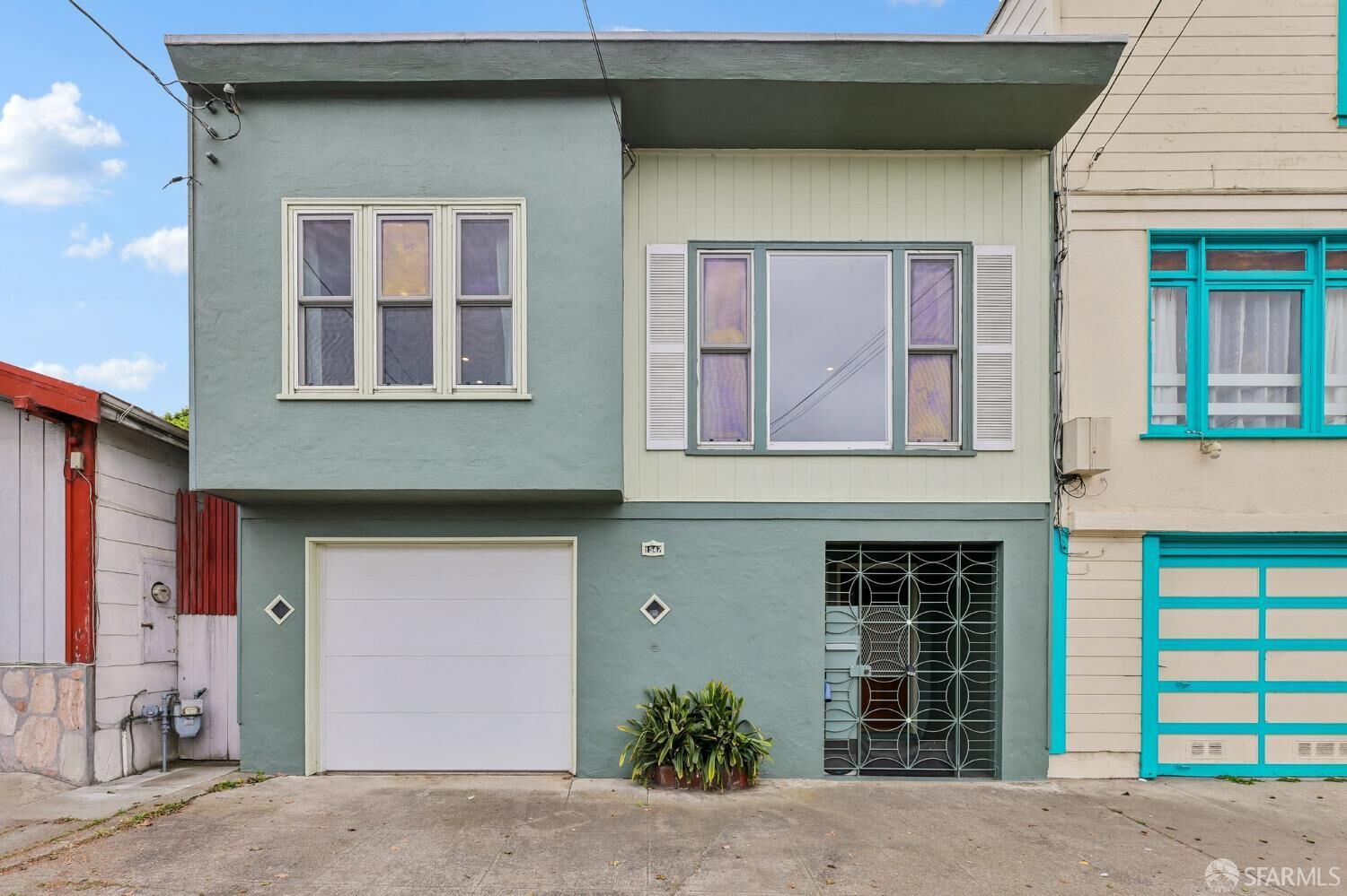 Property Photo:  1547 Hudson Avenue  CA 94124 