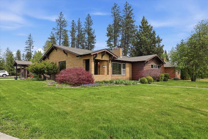Property Photo: 1205 E 55th Ave WA 99223