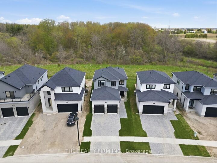 Property Photo: 819 Gatestone Road ON N6M 0L6