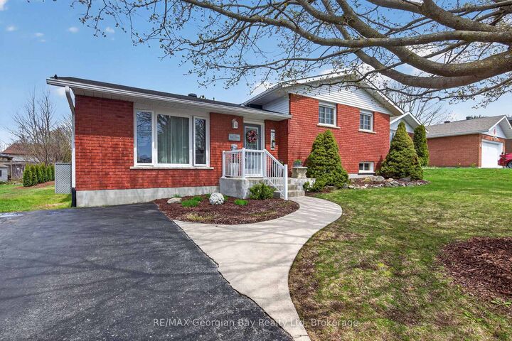 Property Photo: 32 Bonaventure Place ON L9M 1J3