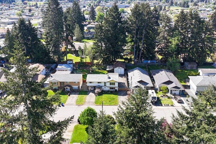 3950 Dunsmuir St — photo 1