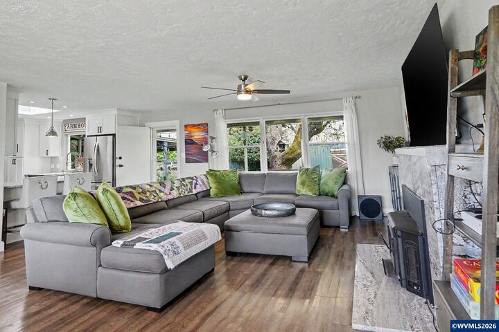 Property Photo:  7811 Rambler Dr NE  OR 97305 