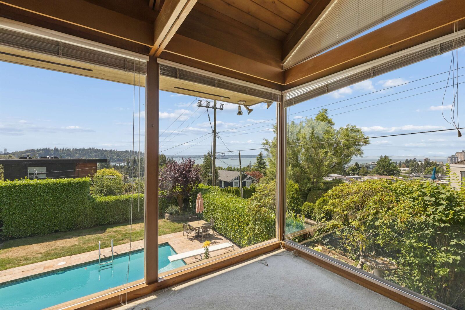 Property Photo: 1092 Duchess Avenue BC V7T 1G9