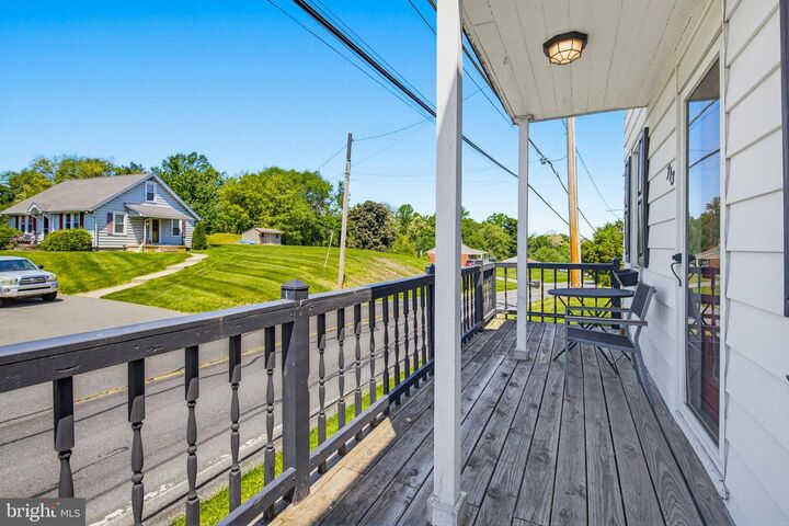 Property Photo:  713 Kinderhook Road  PA 17512 