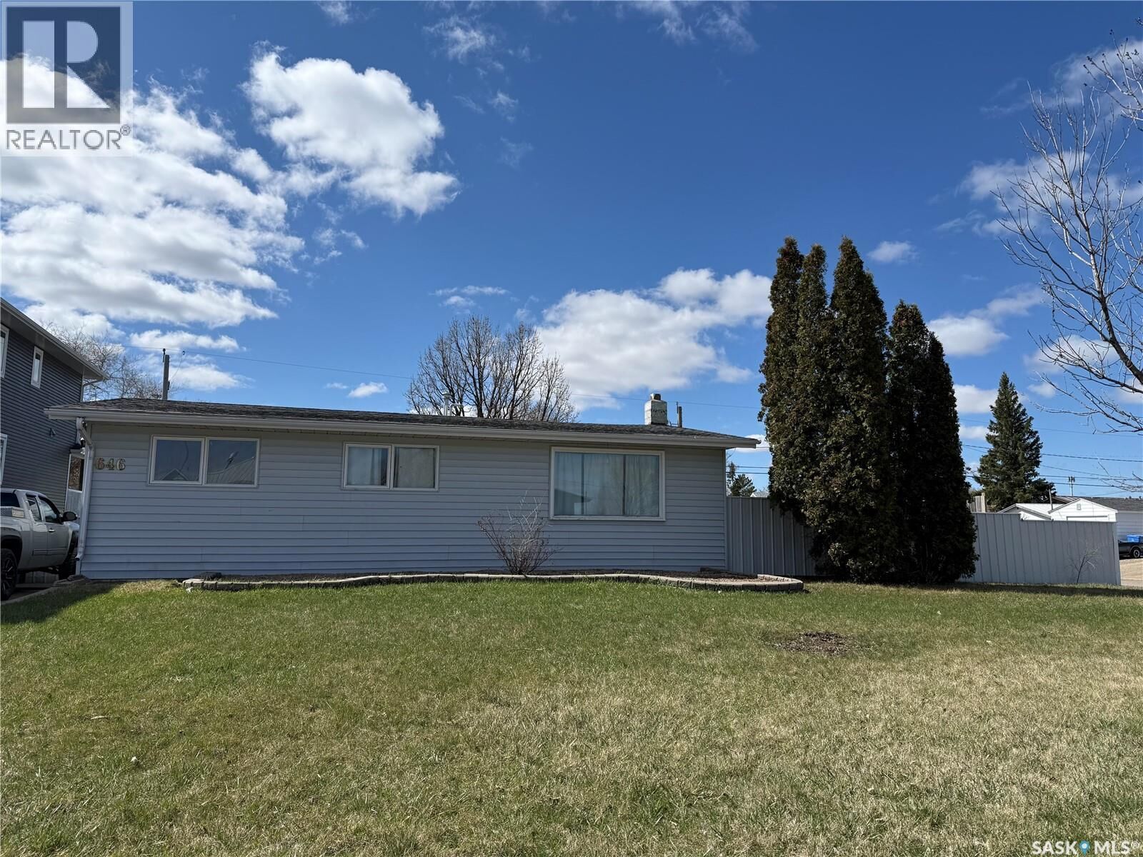 Property Photo:  646 Albert Street  SK S4A 1R6 