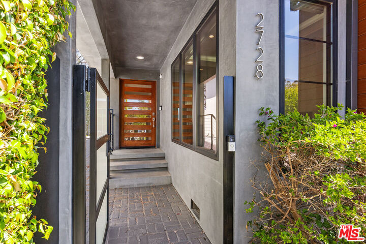 Property Photo:  2728 Angelo Dr  CA 90077 