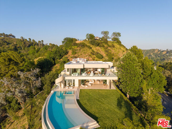 Property Photo:  2700 Woodstock Rd  CA 90046 