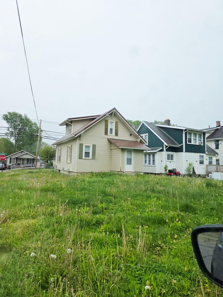 Property Photo:  555 N Greenwood Street  OH 43302 