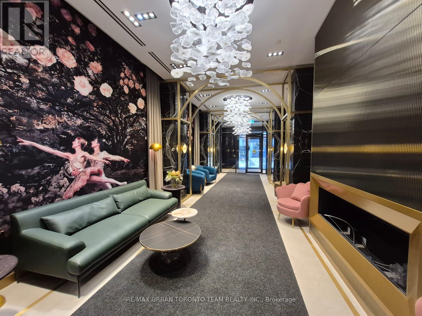 Property Photo:  771 Yonge Street 2803  ON M4W 0B8 