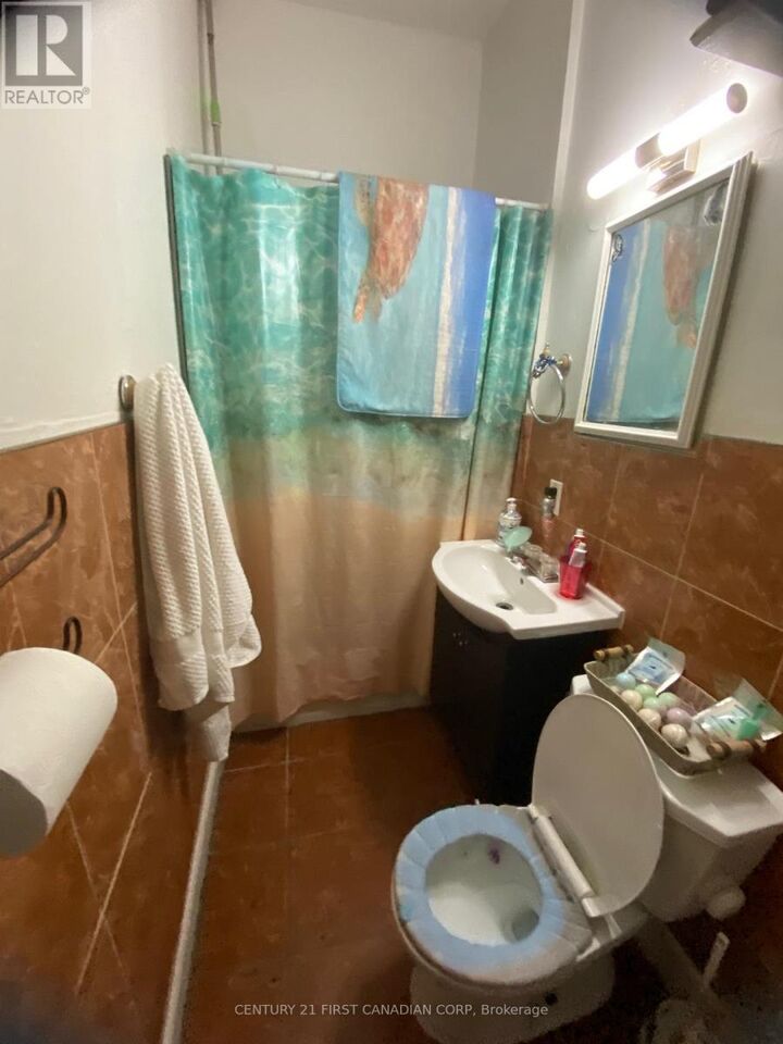 Property Photo:  92 Rectory Street  ON N5Z 1Z8 