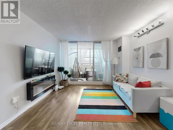 Property Photo:  205 Hilda Avenue 301  ON M2M 4B1 