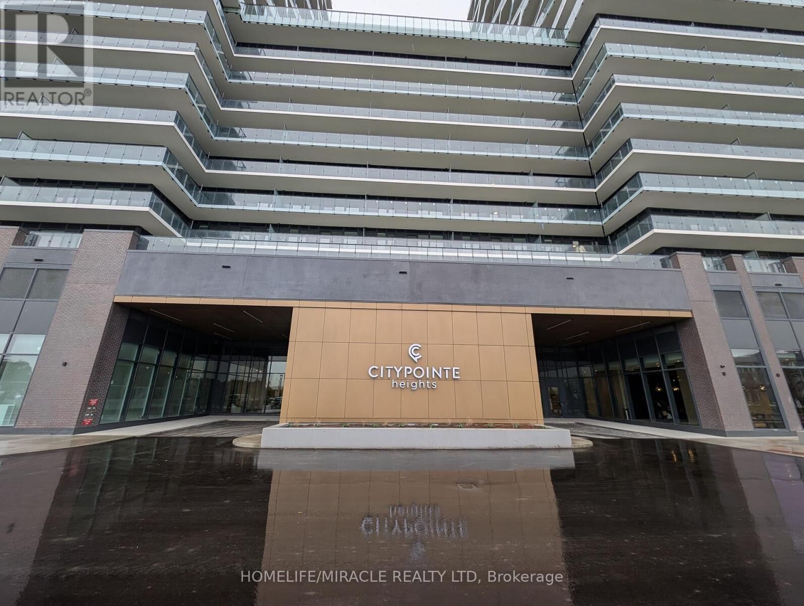 Property Photo:  15 Skyridge Drive 2320  ON L6P 4S3 