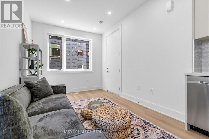Property Photo:  45 Bellevue Avenue 5B  ON M5T 2N5 