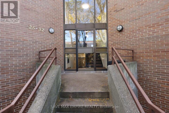 Property Photo:  2035 South Millway 27  ON L5L 1R8 