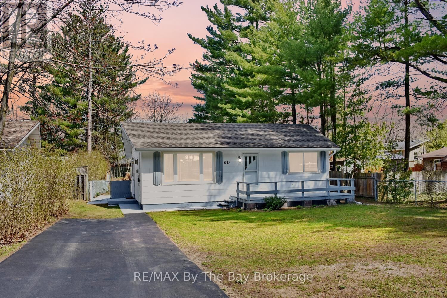 Property Photo:  60 Sunnidale River Road  ON L9Z 2S4 