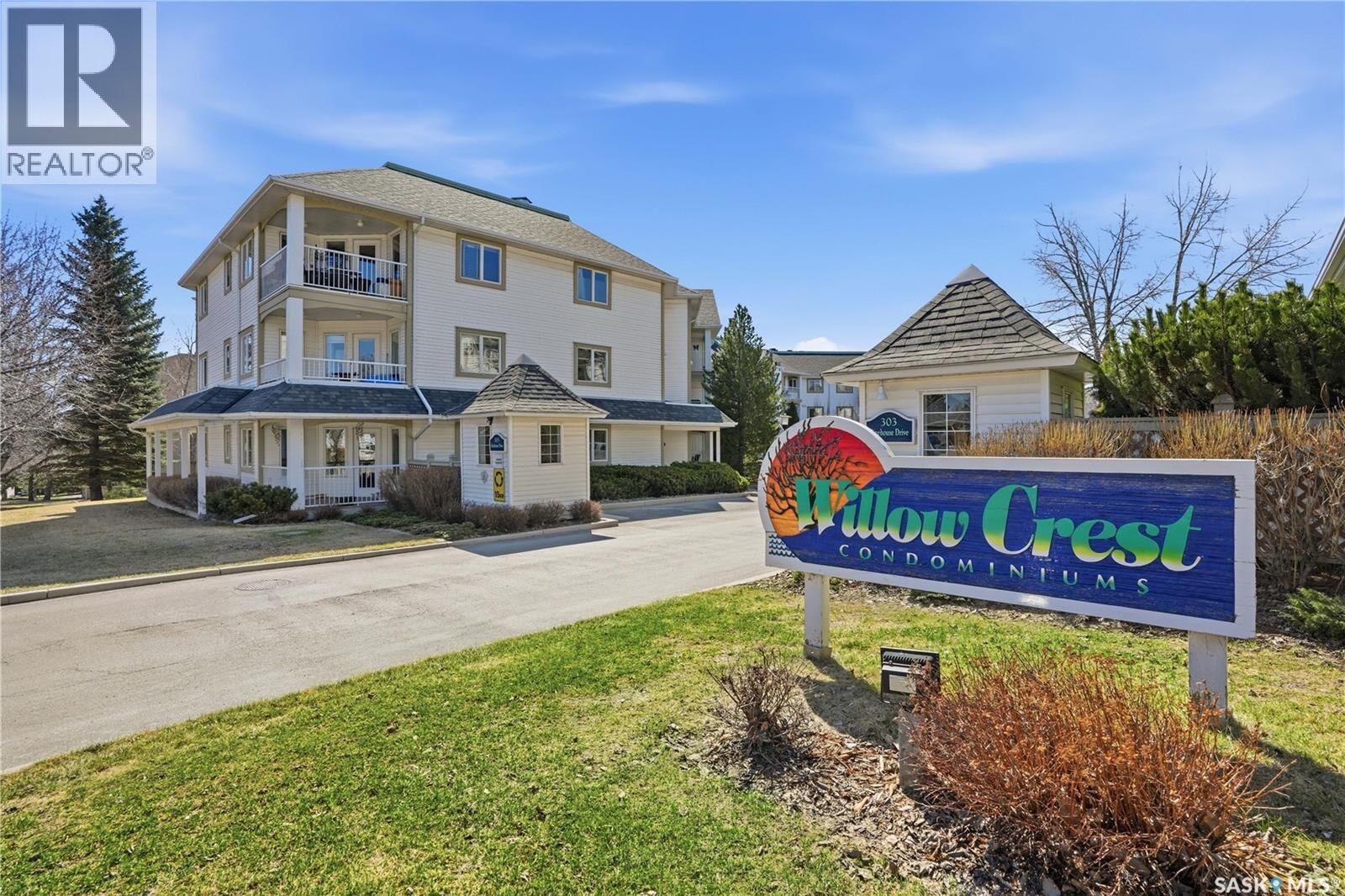 Property Photo:  233 305 Pinehouse Drive  SK S7K 7Z4 