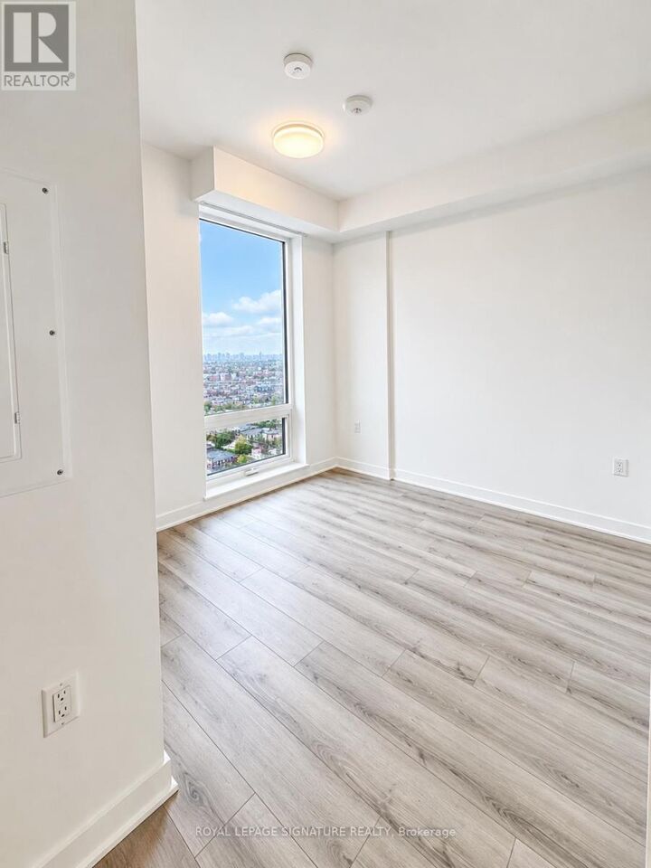 Property Photo:  1185 Dupont Street 1511  ON M6H 0G5 