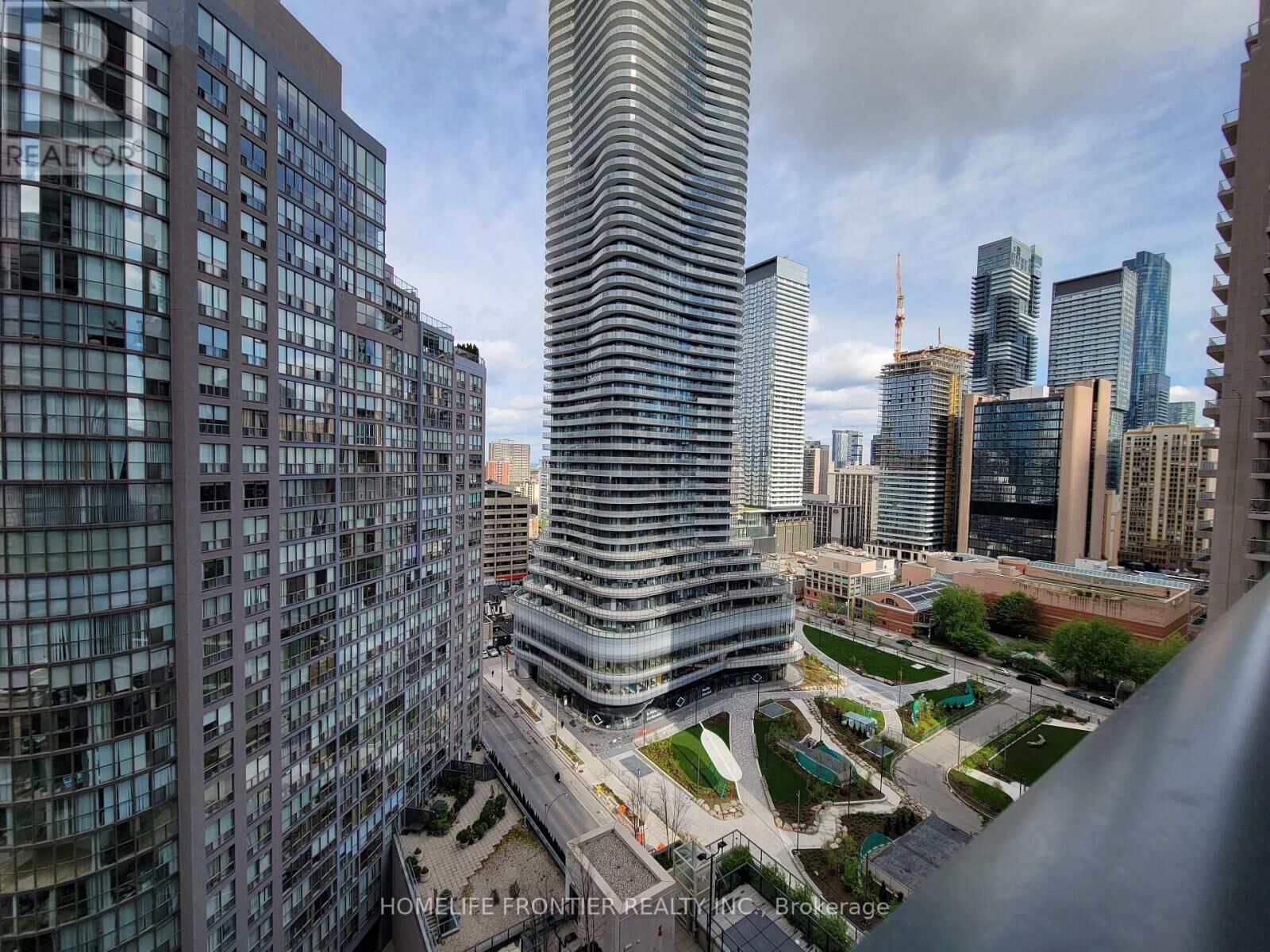 Property Photo:  955 Bay Street 1701  ON M5S 2A2 