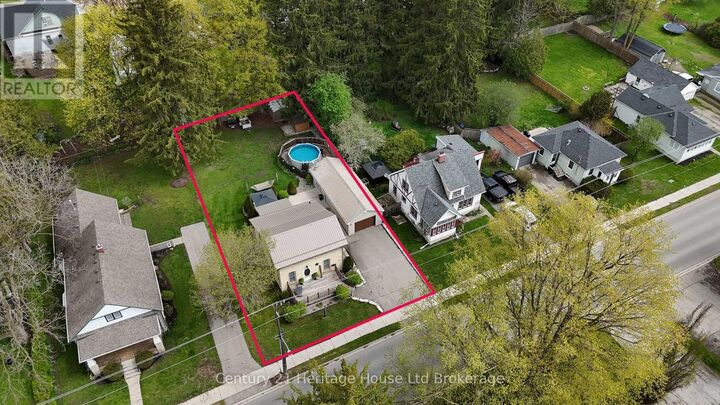 Property Photo:  165 Canterbury Street  ON N5C 1E2 