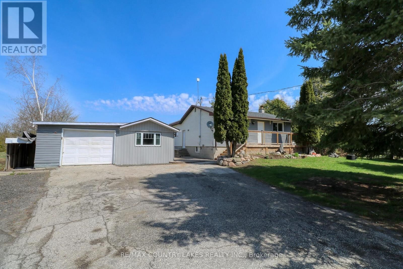 Property Photo:  126 McGuire Beach Road  ON K0M 2B0 
